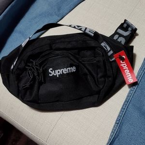 Supreme phanny pack